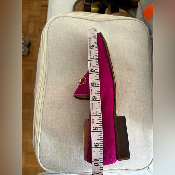 Vintage Pink Suede Gucci Loafers - Picture 9 of 9